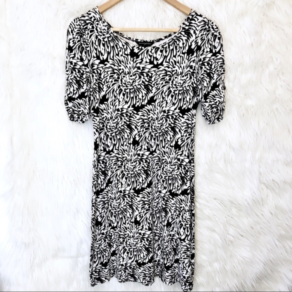 BR minimalist floral short sleeve dress - Picture 3 of 8